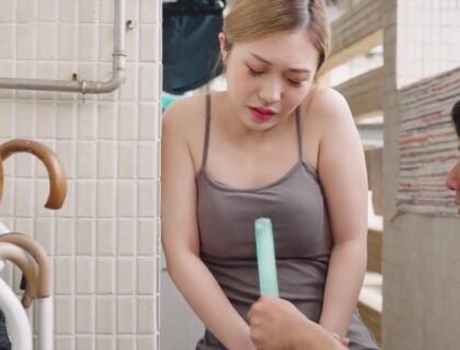 Con dâu bị cha chồng quấy rối trong lúc chồng vắng nhà