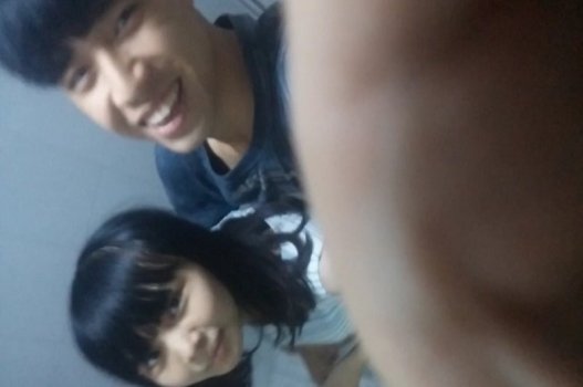 Chuyện ấy của em gái ngây thơ và bạn bè trong phòng vệ sinh